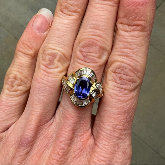 14kt Ladies Diamond and Tanzanite ring - Picture 5 of 6
